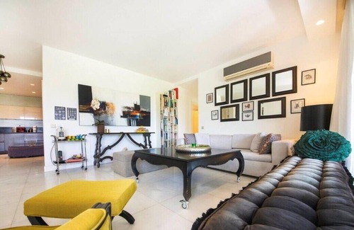 Golturkbuku House | This house is a 1 bedroom(s), 3 bathrooms, located in Bodrum, Muğla.