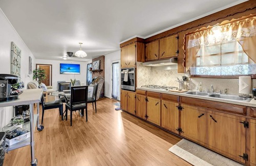 West Ashley House | This house is a 3 bedroom(s), 2 bathrooms, located in Charleston, SC.
