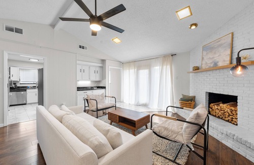Richardson House | This house is a 3 bedroom(s), 2 bathrooms, located in Richardson, TX.