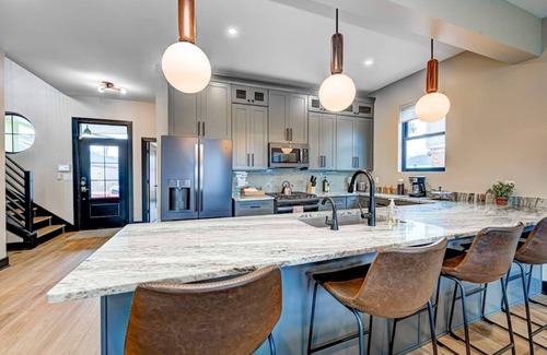 Indianapolis House | This house is a 3 bedroom(s), 3.5 bathrooms, located in Indianapolis, IN.