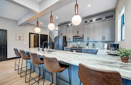 Indianapolis House | This house is a 3 bedroom(s), 3.5 bathrooms, located in Indianapolis, IN.
