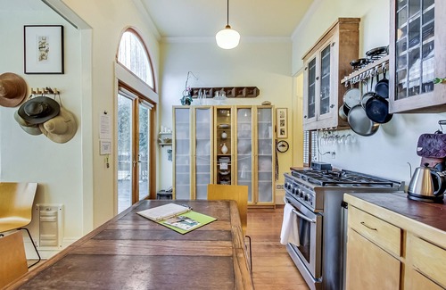 Mission District House | This house is a 3 bedroom(s), 2 bathrooms, located in San Francisco, CA.