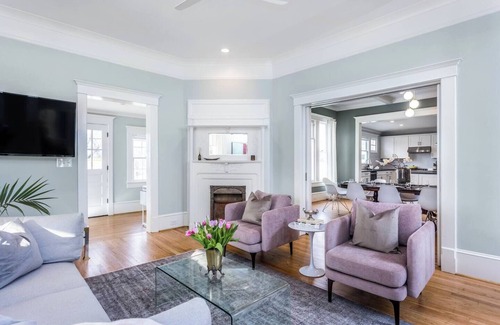 Historic Oakwood House | This house is a 4 bedroom 2 bathrooms, located in Raleigh, NC.