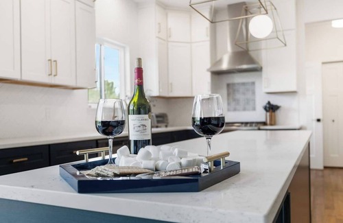 Holland House | This house is a 4 bedroom(s), 2.5 bathrooms, located in Holland, MI.