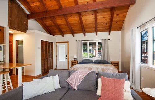 Tahoma House | This house is a 4 bedroom(s), 3 bathrooms, located in Tahoma, CA.