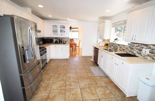 Mercer Island House | This house is a 5 bedroom(s), 3 bathrooms, located in Mercer Island, WA.