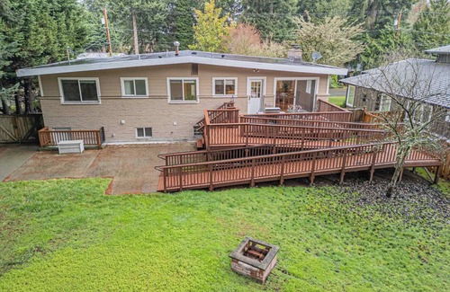 Mercer Island House | This house is a 5 bedroom(s), 3 bathrooms, located in Mercer Island, WA.
