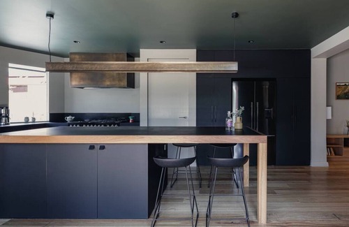 Lake Wendouree House | This house is a 4 bedroom(s), 2.5 bathrooms, located in Lake Wendouree, VIC.