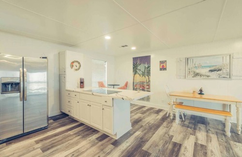 Port Bolivar House | This house is a 1 bedroom(s), 1 bathrooms, located in Bolivar Peninsula, TX.