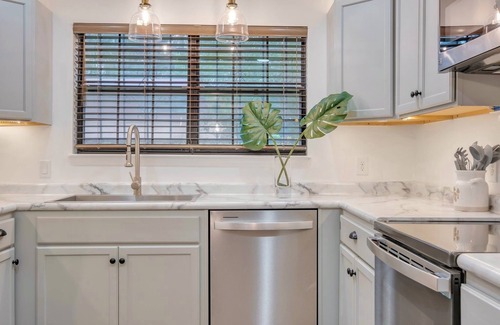 Tallahassee House | This is a cozy and spacious 1762 sf 2BR and 2.5 BA townhome in a nice and quiet