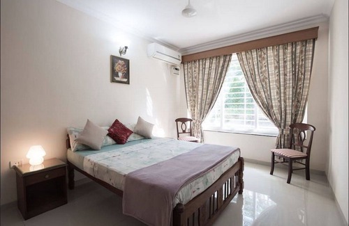 Aguada Fort Area Apartment | This is a fully air conditioned and furnished two bedroom apartment in Candolim