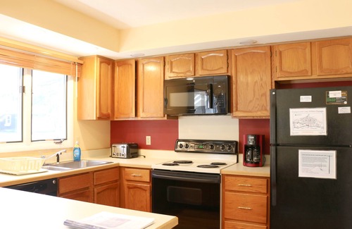 Chautauqua Condo | This is a timeshare condominium complex located on the northern end of Chautauqua Institution at 20 Elm Lane.