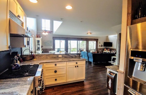 Brevard House | This is the one! Just WOW. AMAZING Mountain/Lake Views HotTub FirePit