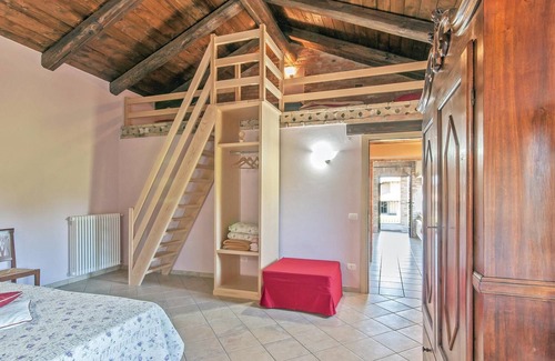 Castagnole delle Lanze House | This lovely and spacious apartment is located 2 km from Castagnole delle Lanze, in the heart of the