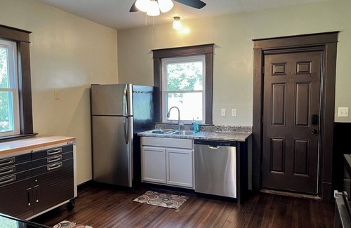 Downtown Niagara Falls House | This Old House - 10 Minute Walk to the Falls