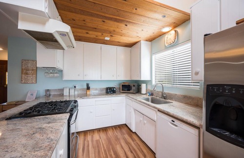 Park Hill House | This Park Hill Rental Offers Beautiful Views AND is Pet-Friendly!