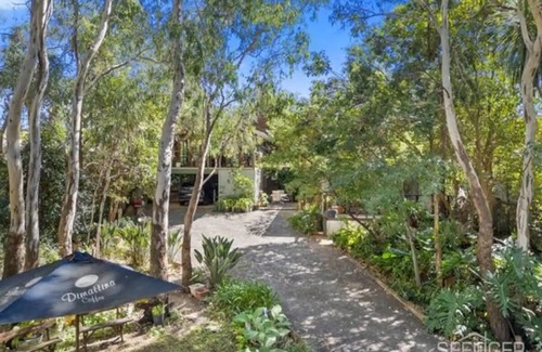Corowa Apartment | This pet friendly retreat is excellent to relax over looking a "rain forest".
