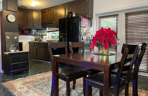 Orlando House | This quite retreat in the heart of Orlando. Located on a peaceful one lane road.
