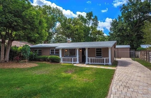 Orlando House | This quite retreat in the heart of Orlando. Located on a peaceful one lane road.