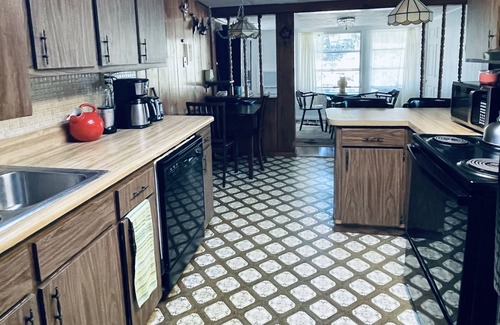 Chiefland House | This Retreat sits directly on the Suwannee River and is your getaway to Nature