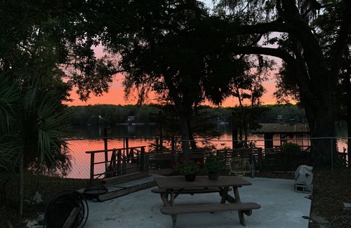 Chiefland House | This Retreat sits directly on the Suwannee River and is your getaway to Nature