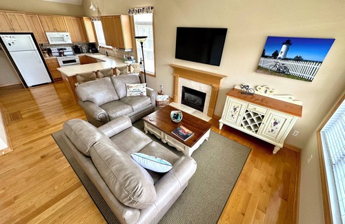 Katama Cottage | This Romantic Cottage is Simply a Cut Above -