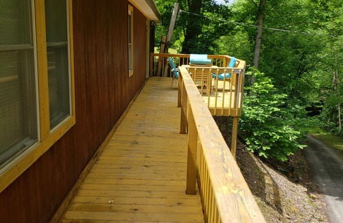 Shelby Gap Cabin | This secluded cabin is tucked away in the mountains. With a handicap access ramp