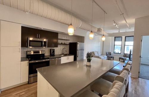 Old Market Apartment | This serviced apartment is a 4 bedroom(s), 4 bathrooms, located in Omaha, NE.