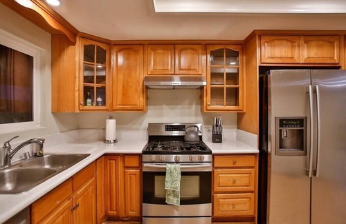 Valle Lindo House | This Single Family house was just recently completely remodeled.