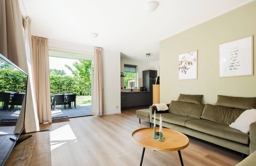 Gasselte House | This spacious holiday home is located at the edge of the park and is the perfect base if you value space and privacy.