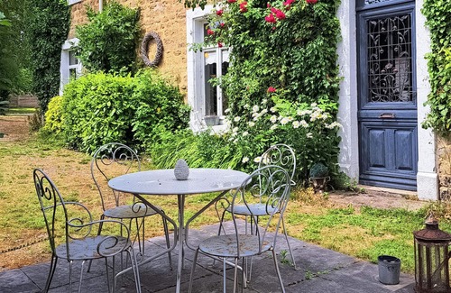 Carly House | This stone house enjoys a quiet village location near Boulogne.