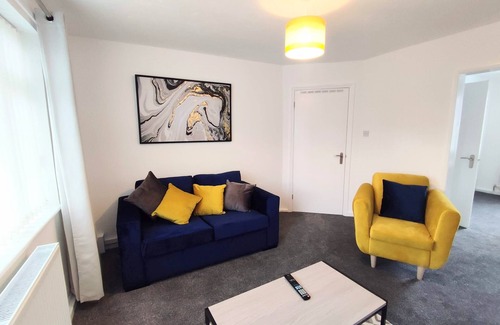 Blyth Apartment | This stylish perfect place for professionals, families and tourist group trips.