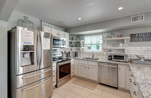 Port Aransas House | This Sweet Retreat Sleeps 10, Private Pool, Boardwalk to Beach