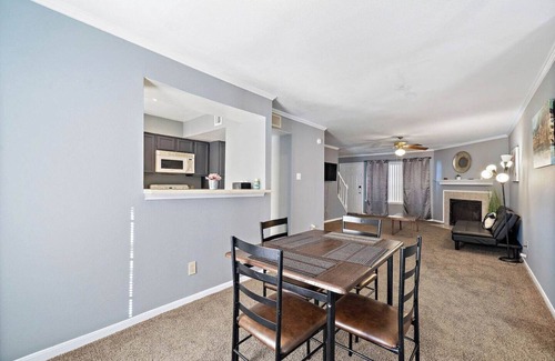 Greater Fondren Southwest House | This townhouse is a 2 bedroom(s), 2 bathrooms, located in Houston, TX.