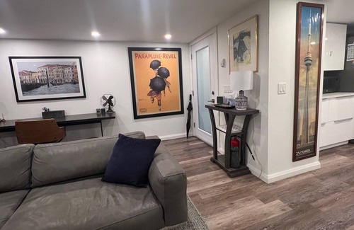 Dovercourt Park Apartment | This unit is close to the subway and a short walk to the Ossington Ave strip.