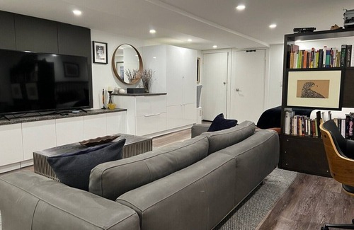 Dovercourt Park Apartment | This unit is close to the subway and a short walk to the Ossington Ave strip.