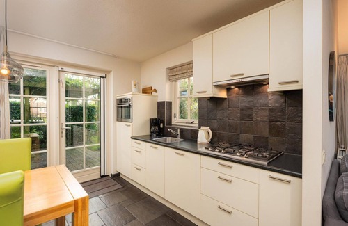 Wierden House | This very comfortable villa for 6 persons is located on the vacation complex Buitengoed Het Lageveld, in a beautiful wooded area near Almelo and Enschede.