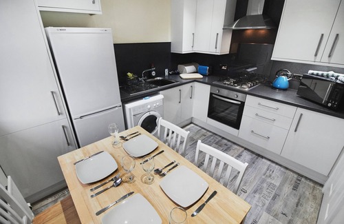 Central Aberdeen Apartment | Thistle Apartments - Albury Apartment