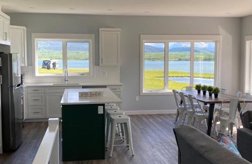 Mountain View House | Thistle Ridge (Upper) New Waterton Lakes Area Waterfront Home