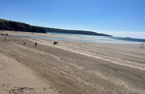 Haverfordwest Apartment | Thistledown Lodge! 5 minutes from beach! Free cancellation!