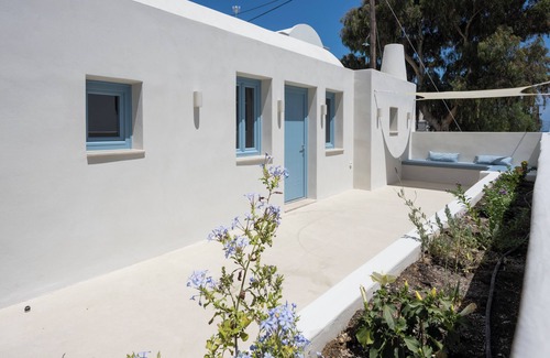 Kamari Villa | Tholaki Luxury home in Kamari with pool and jacuzzi - 5 min from the beach!