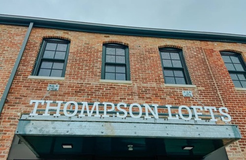 Ypsilanti House | ★ Thompson Place: Premier Modern Downtown 2BR Loft