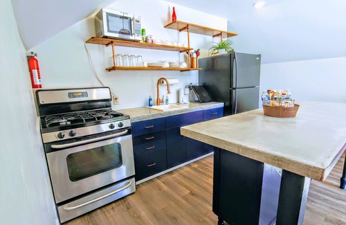 Hurricane Apartment | Thompson's Top Floor
