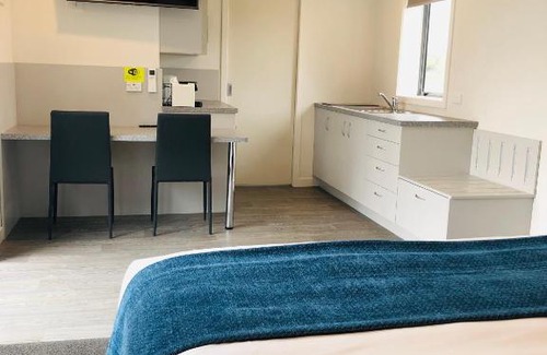 Waipukurau Hotel | Thornton Lodge Motel