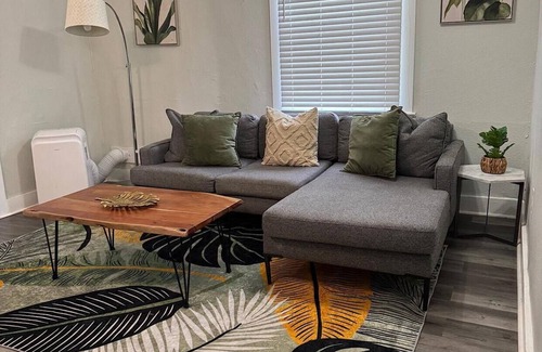 Lake Eola Heights Apartment | Thornton park paradise 1 bedroom