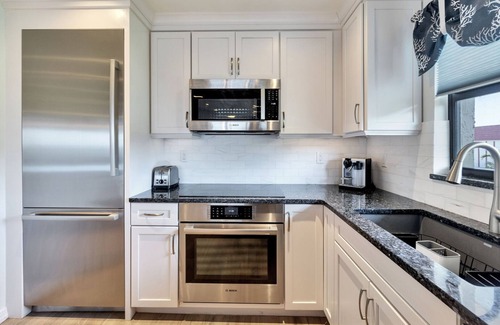 Sanibel Condo | Thoughtfully curated, sophisticated yet relaxed Tarpon Beach, 109 with Sweeping Gulf front views.