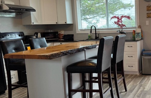 Leeds and the Thousand Islands House | Thousand Islands Home Gananoque Kingston Ontarionn
