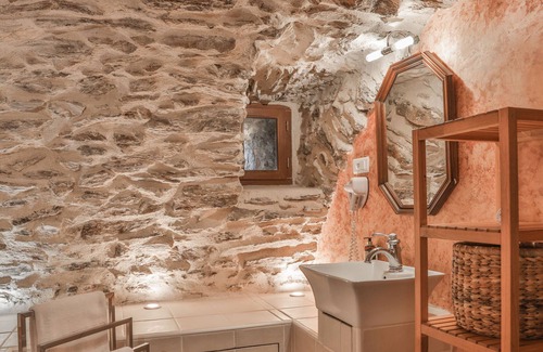Saint-Laurent-du-Pape Apartment | Three Beaks