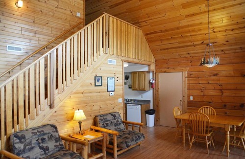 Warrens Hotel | Three Bears Resort, Ascend Hotel Collection