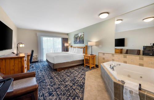 Warrens Hotel | Three Bears Resort Waterpark Near Tomah Ascend Collection